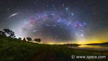 Geminid meteor shower fills the sky with 'shooting stars' in spectacular time-lapse photos