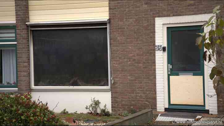 Emmeloord - Buurtbewoners probeerden vrouw te redden van brand: 'Wisten dat ze in de achterkamer sliep'