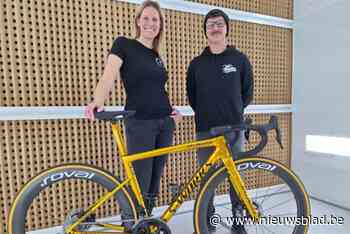 Vernieuwde fietsenzaak pronkt met gouden fiets van Remco : “Werd afgewerkt met echt bladgoud”