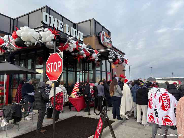 Chicken fingers mania! Customers celebrate opening of Raising Canes!