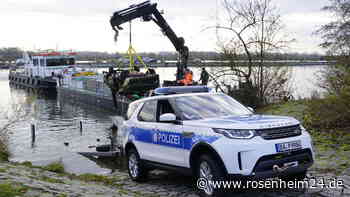 Polizei fischt Audi aus den 70ern nach 30 Jahren aus der Donau
