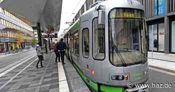 Hannover: Autofahrer zwingt Stadtbahn zur Vollbremsung – zwei Verletzte
