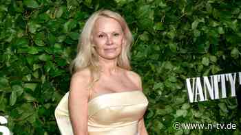 "War nicht sechsmal verheiratet": Pamela Anderson klärt Irrtum über ihre Ehen auf