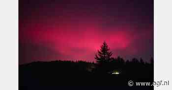 LED-verlichting in Suffolkse tomatenkas aangezien voor noorderlicht