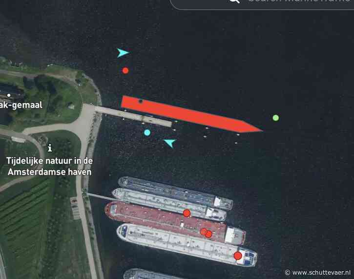 Aanvaring tussen tanker en duwboot in Amsterdamse Afrikahaven
