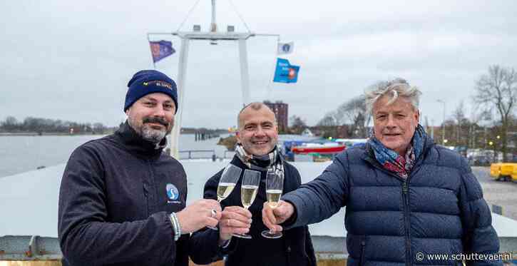 Kapitein-eigenaar Anne Tjerk Steenstra van Sierra Maritiem schaft tweede schip aan voor zee-riviervaart