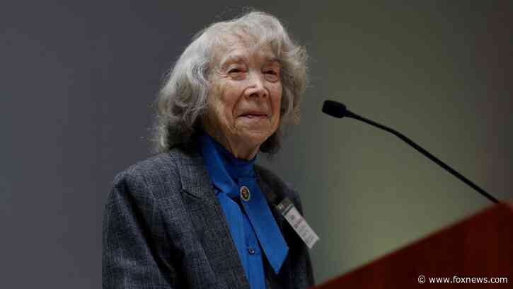 Federal judge who refuses mental evaluation at age 97 fights suspension