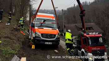 Absturz droht: Rettungswagen braucht Rettung – Einsatz für Calwer Feuerwehr