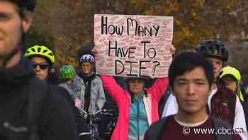 Court challenge launched against newly passed Ontario bill to remove bike lanes