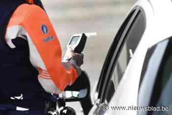 Bestuurder wordt op één kilometer van zijn huis uit verkeer geplukt voor dronken rijden: “Het was toch niet ver”