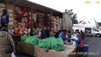 Il tir itinerante di Salvamamme che porta doni di Natale alle famiglie in difficoltà