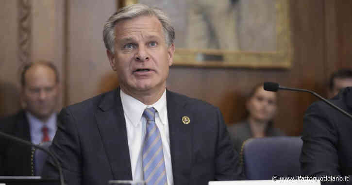 Si dimette Chris Wray, capo dell’Fbi “sfiduciato” da Trump. Il presidente-eletto: “Grande giorno per l’America”