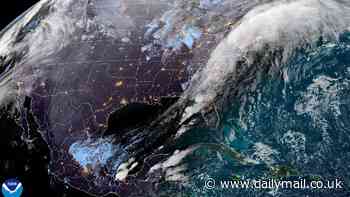 Urgent warning to eight US states as bomb cyclone is expected to cause hurricane-like conditions