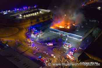Feuerwehr lässt Gebäude kontrolliert abbrennen