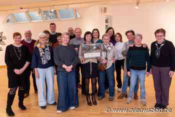 ‘Breek je schild’ reikt cheque van 8.000 euro uit aan TEJO Kempen: “Jongeren hebben het niet altijd makkelijk in onze samenleving”