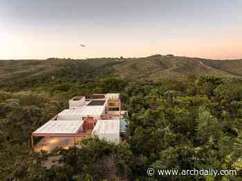 Grota´s House / Esquadra Arquitetos