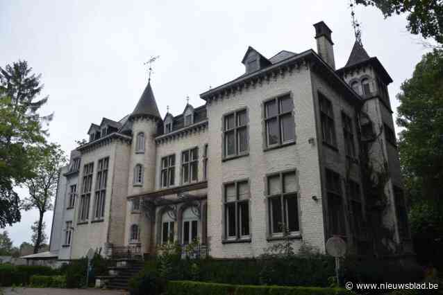 Jongen (6) die uit raam van asielcentrum viel nog steeds in levensgevaar: “Iedereen is diep geschokt”