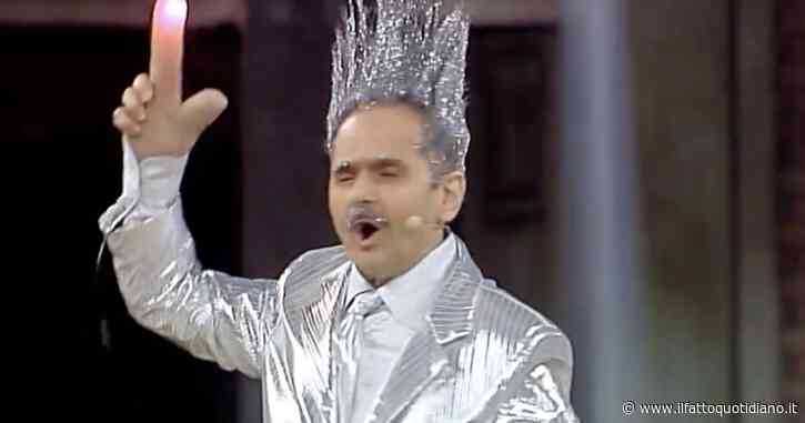 L’Alieno ‘di Paolo Bonolis’ è vivo, è in pensione e va a pagare le bollette in posta: ecco cosa fa il personaggio di Avanti un altro!