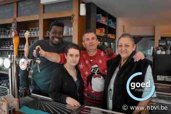 ‘Os Plekske’ is een café voor mensen die het wat moeilijker hebben: “We wilden geen lokaaltje ergens achterin”