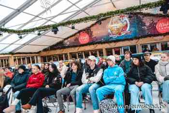 PXL-studenten krijgen les op ijspiste van Winterland in Hasselt