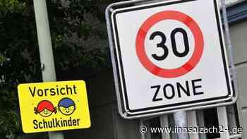 Klebeband-Rabauken machen aus 30er-Zone in Holzkirchen Tempo-80-Bereich