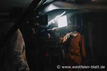 „Wir brauchen kurzfristig noch Statisten in der Hammersmith-Kaserne!“