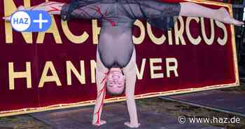 „Weihnachtscircus“ in Hannover: Handstandartistin Joana Lokaichuk ist dabei