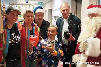 Hartverwarmend: Gentse Flikken spelen voor kerstman en delen cadeautjes uit aan zieke kinderen in ziekenhuizen