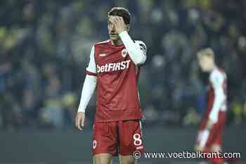 Antwerp-coach Jonas De Roeck spreekt zich uit over Dennis Praet die nog niet op niveau zit: "Ik denk dat hij dat goed genoeg weet"
