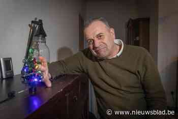 Jan (60) bestelde normale kerstboom via webshop, maar kreeg miniboompje: “Het heeft ook zijn charmes”