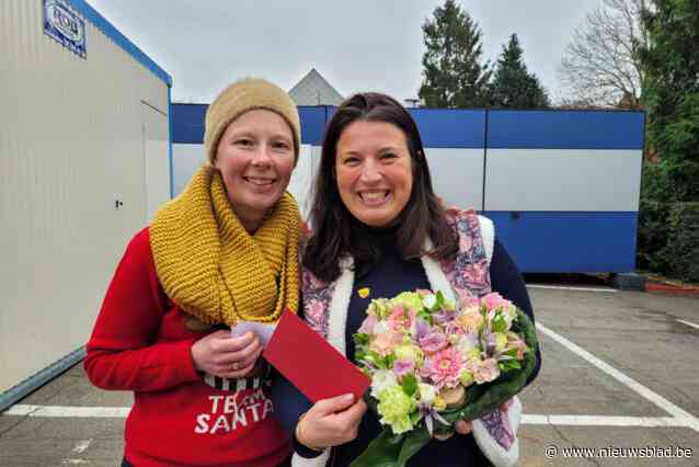 Kerstwens van Jolien (34) gaat dankzij wensboom van Tuincentrum in vervulling: “Iedere maand een bloemetje op het graf van mijn mama houdt haar herinnering levend”
