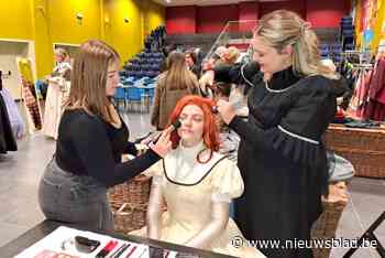 “Inspiratie opgedaan bij Bridgerton: Leerlingen stomen acteurs klaar voor kersthappening Dickens in Bilzen