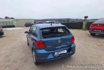 Koerier botst op auto die parking wil oprijden