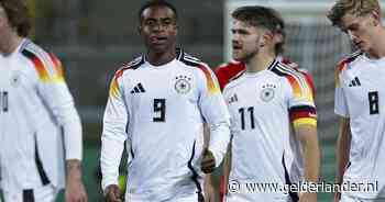 Ophef in Duitsland over toptalent Youssoufa Moukoko: is hij nou 20 of juist 24 jaar, zoals zijn ‘vader’ beweert?