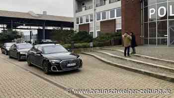 Bundesministerin kommt mit Personenschutz zur Polizei Peine