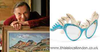 Barry Humphries' memorabilia including Dame Edna specs go under the hammer