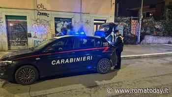 Lite al bar con furto: dopo il diverbio scappa con il telefonino