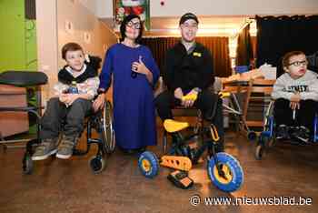 Juf die paralympiër Tim Celen leerde fietsen krijgt na 20 jaar nog een dikke knuffel: “Plots was hij vertrokken”