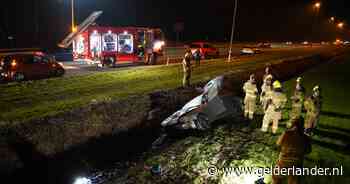 Ernstig ongeval op A30: auto belandt in de sloot, politie speurt naar vermiste inzittende