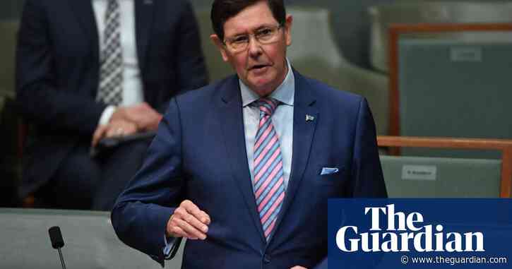 Kevin Andrews: politicians across the spectrum pay tribute to former Liberal defence minister after death at 69