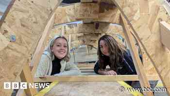 More women on boat building course for first time