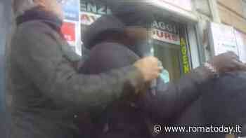 Jimmy Ghione e il cameraman di Striscia la Notizia aggrediti all'Esquilino