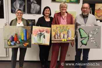 Ex-kinderverzorgsters stellen voor het eerst tentoon: “Vroeger kladderen met de kleintjes, nu naar de schilderles”