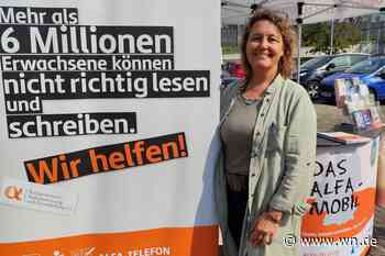 Die Frau, die Erwachsenen das Lesen beibringt