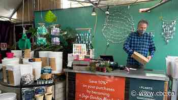 As they wait for end to Canada Post strike, small Manitoba businesses take delivery into their own hands