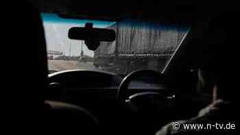 Riskanter Trend: Menschen springen in Südafrika absichtlich vor Autos