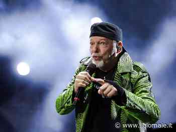 Vasco contro Salvini: "Se fumate una settimana prima vi arrestano". La replica: "La droga uccide"