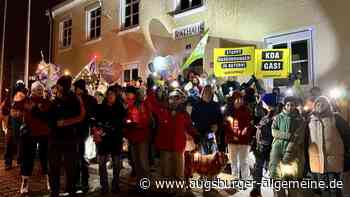 Kerzen und Laternen machen Protest gegen Erdgas-Suche in Reichling sichtbar