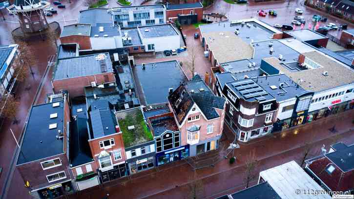 Schade na grote brand in Delfzijl goed te zien bij daglicht