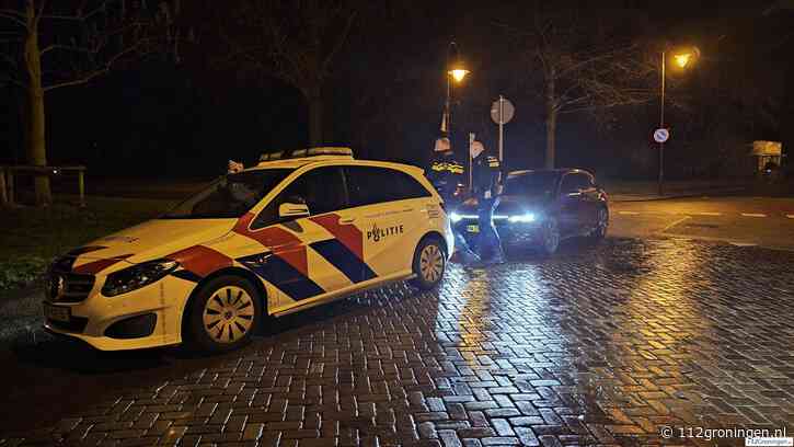 Auto rijdt door na aanrijding met fietser in Groningen